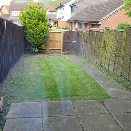 Milton Keynes Luxury Short Stay House With Wifi And Free Parking Wolverton  Екстериор снимка