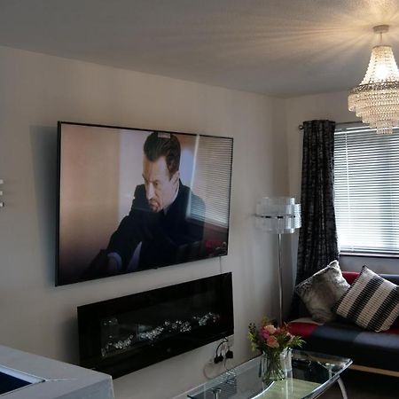 Milton Keynes Luxury Short Stay House With Wifi And Free Parking Wolverton  Екстериор снимка
