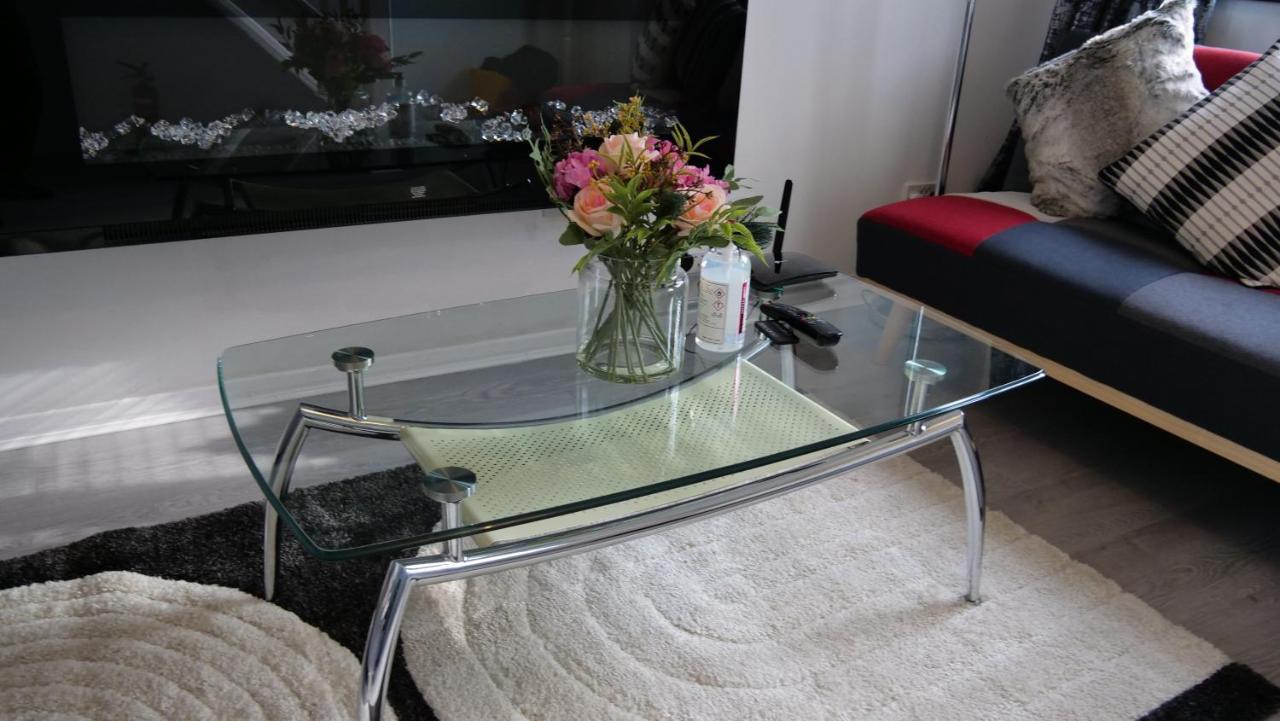 Milton Keynes Luxury Short Stay House With Wifi And Free Parking Wolverton  Екстериор снимка