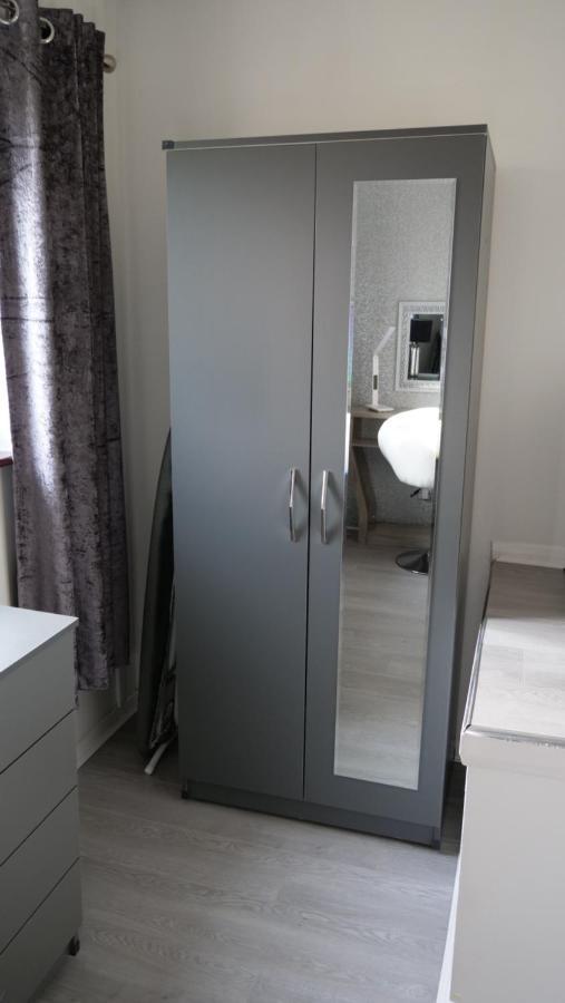 Milton Keynes Luxury Short Stay House With Wifi And Free Parking Wolverton  Екстериор снимка