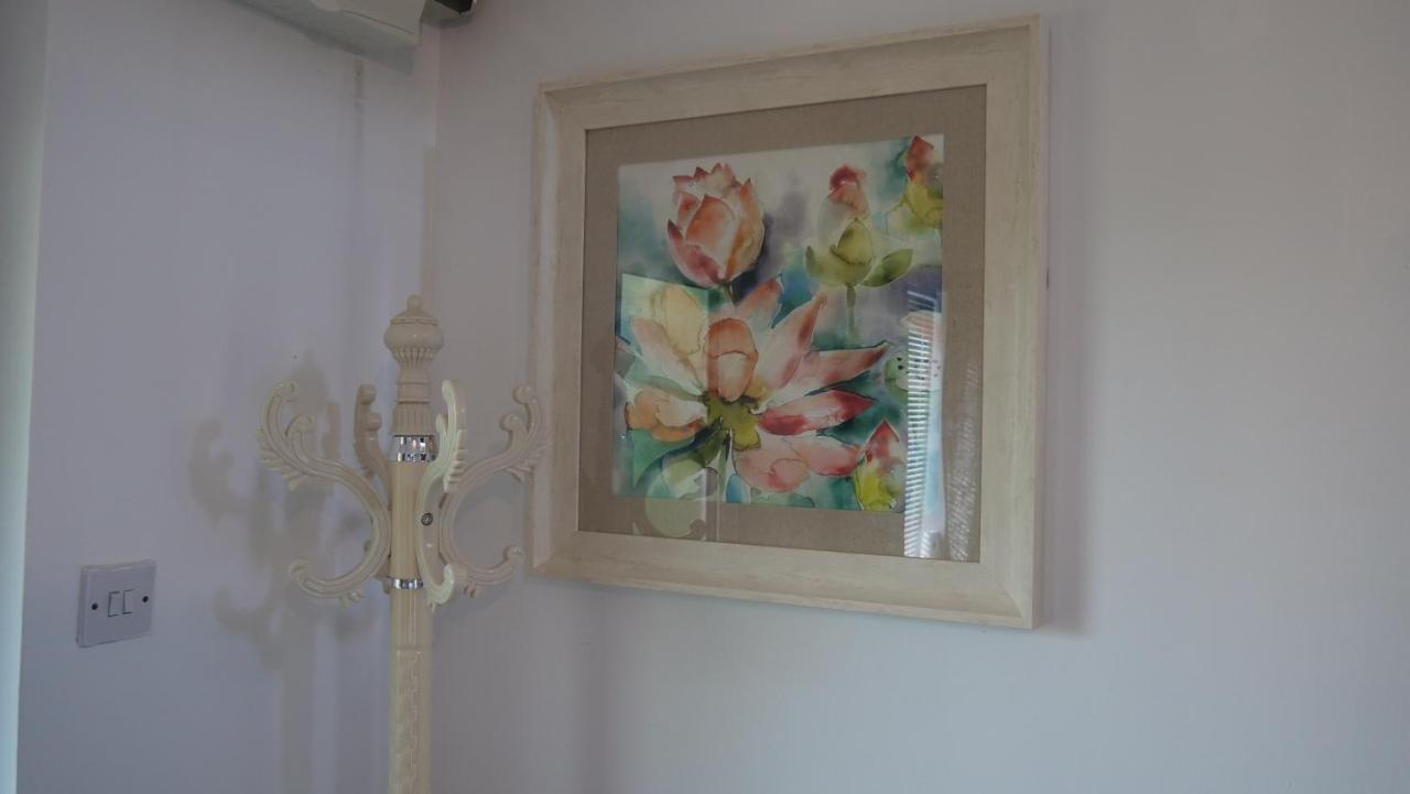 Milton Keynes Luxury Short Stay House With Wifi And Free Parking Wolverton  Екстериор снимка