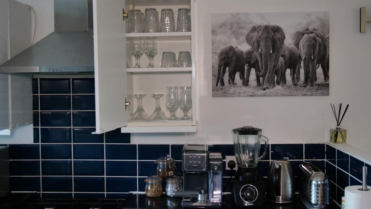 Milton Keynes Luxury Short Stay House With Wifi And Free Parking Wolverton  Екстериор снимка