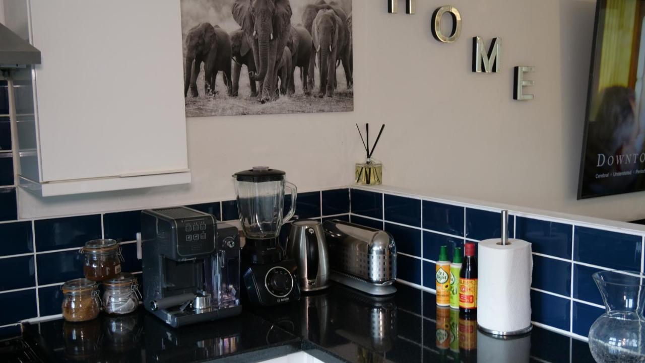 Milton Keynes Luxury Short Stay House With Wifi And Free Parking Wolverton  Екстериор снимка